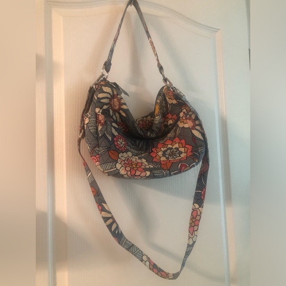 Vera Bradley large purse, shoulder and crossbody strap - Picture 2 of 7